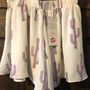 Brand new cactus flowy shorts